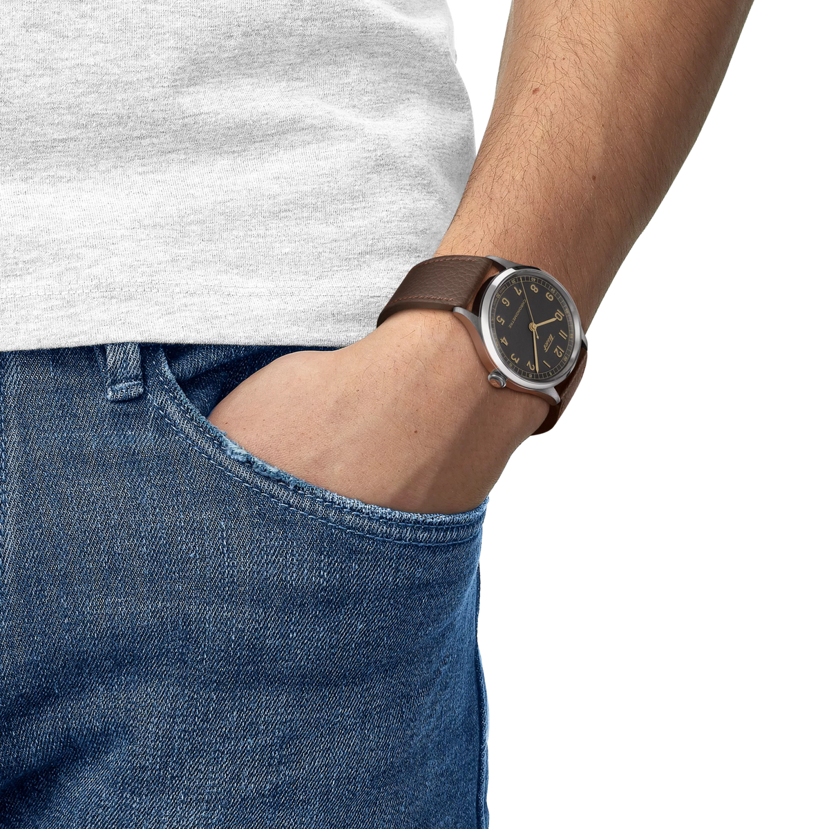 Tissot Heritage 1938 39mm T142.464.16.062.00 — detail view