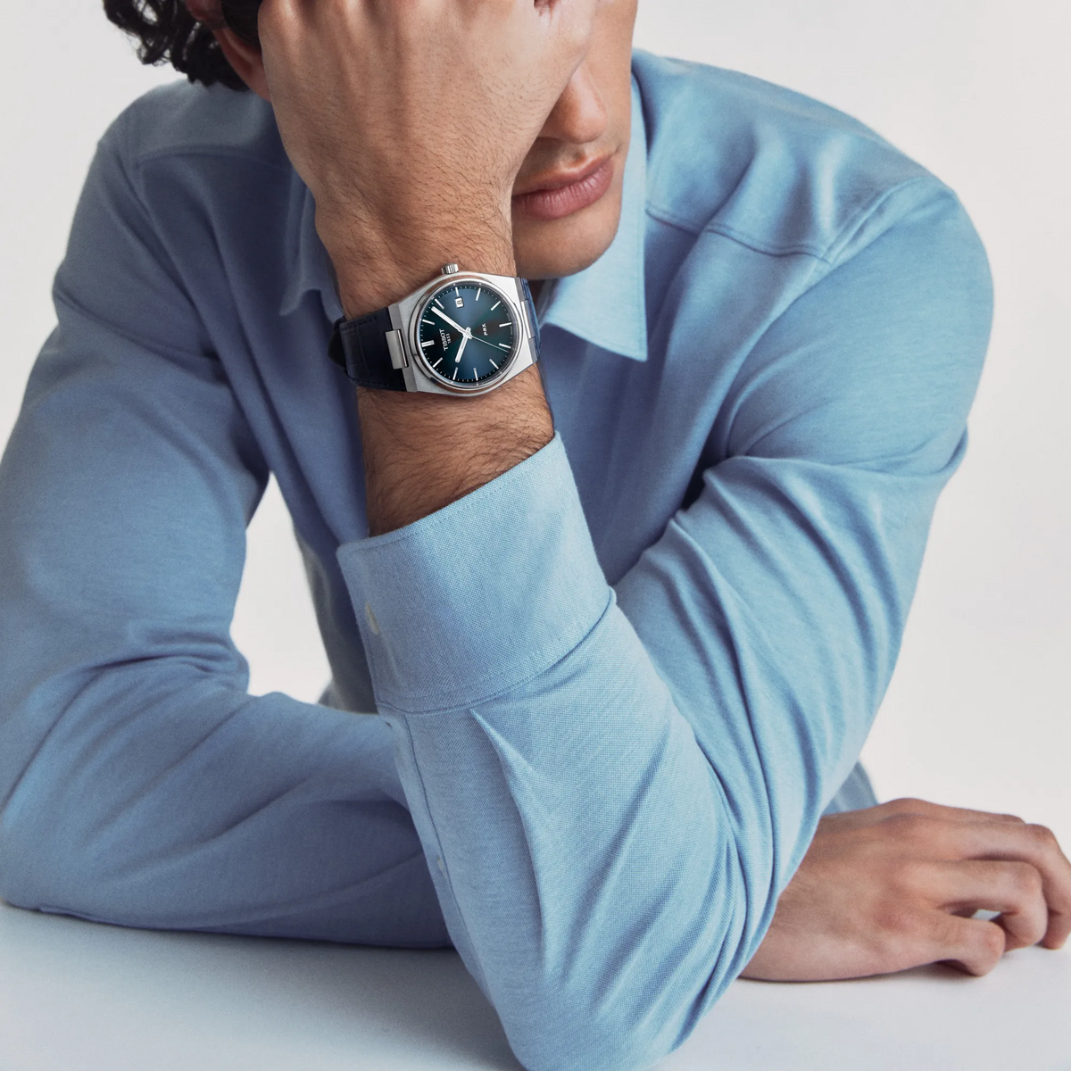 Tissot PRX 40mm T137.410.16.041.00 — detail view
