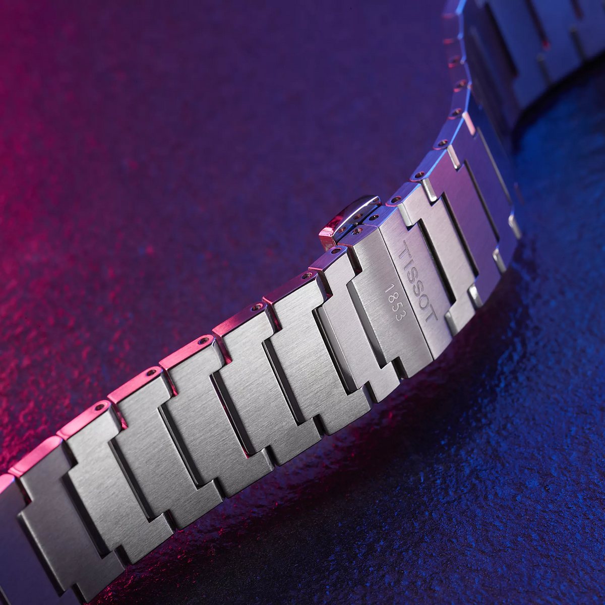Tissot PRX 40mm T137.410.11.031.00 — detail view