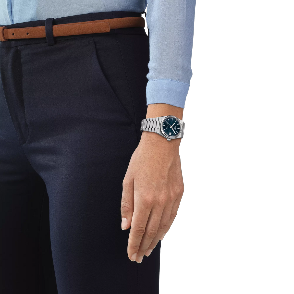Tissot PRX 35mm T137.207.11.041.00 — detail view