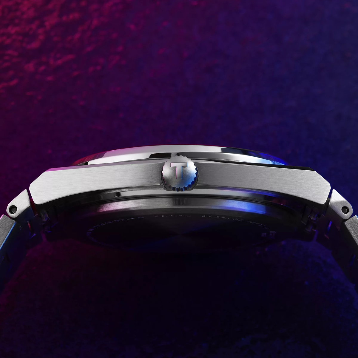 Tissot PRX 40mm T137.410.11.031.00 — detail view