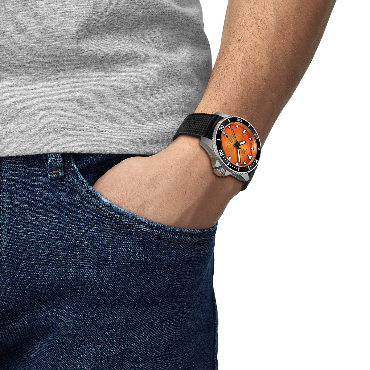 Tissot Seastar 2000 Professional 44mm T120.907.17.281.00 — detail view