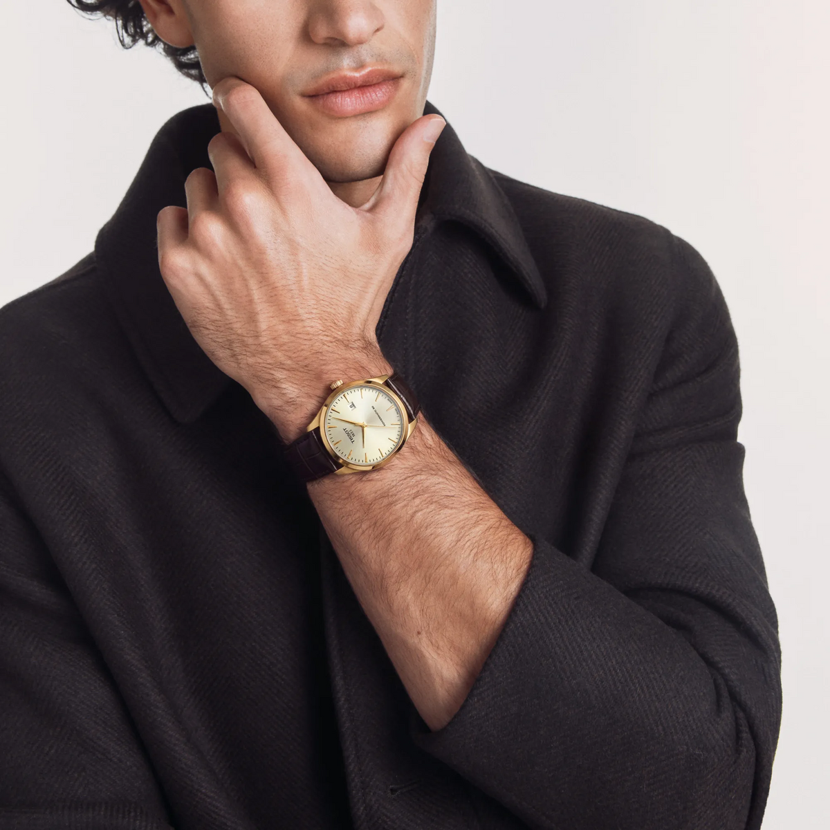 TIssot Classic Dream 40mm T158.407.36.261.00 — detail view