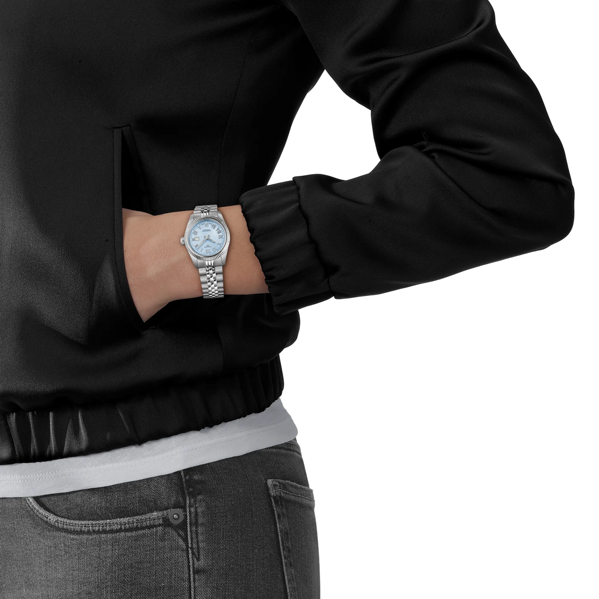 Tissot Ballade 30mm T156.208.11.353.00 — detail view